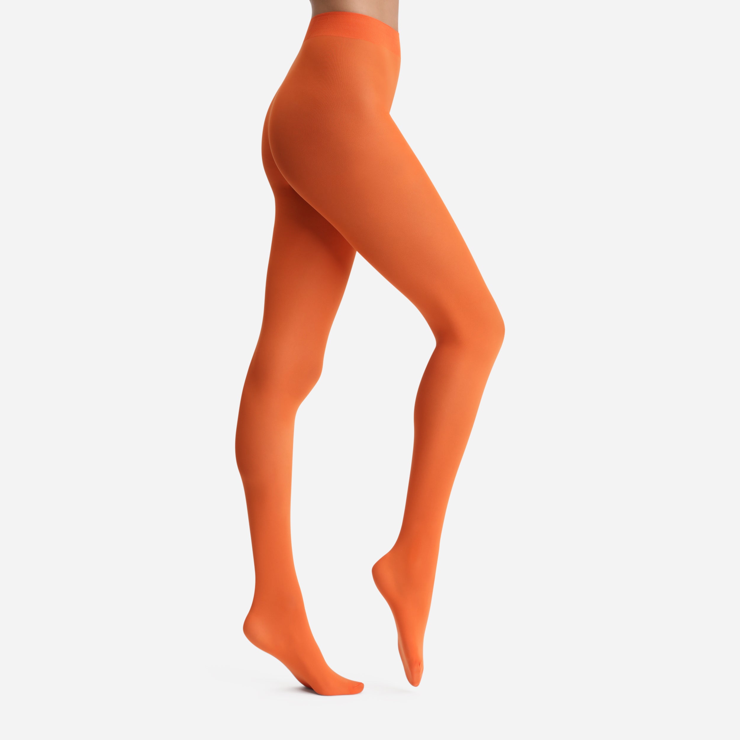 Opaque tights DIM x Ines de la Fressange