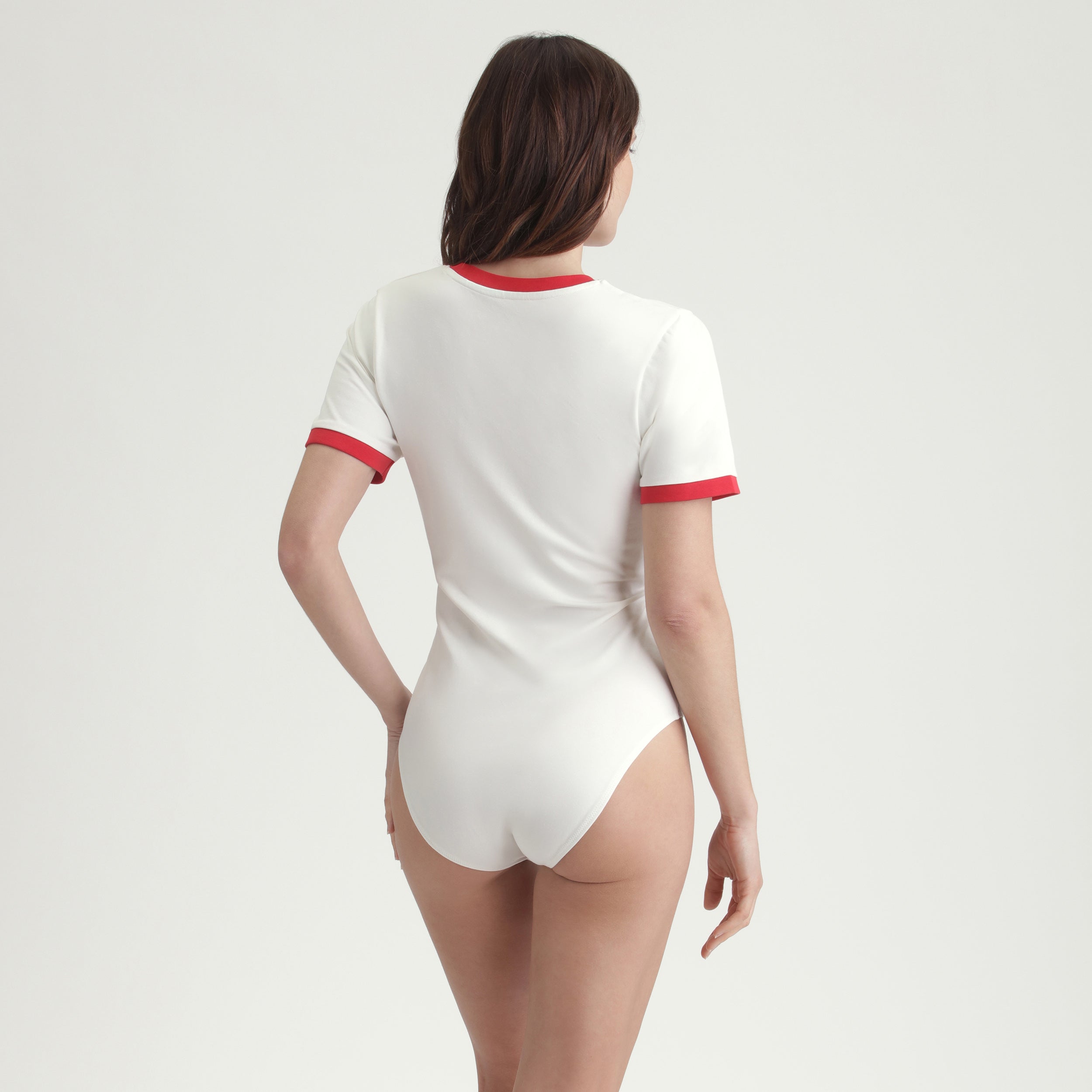 Mother-of-pearl body with red collar DIM x Ines de La Fressange