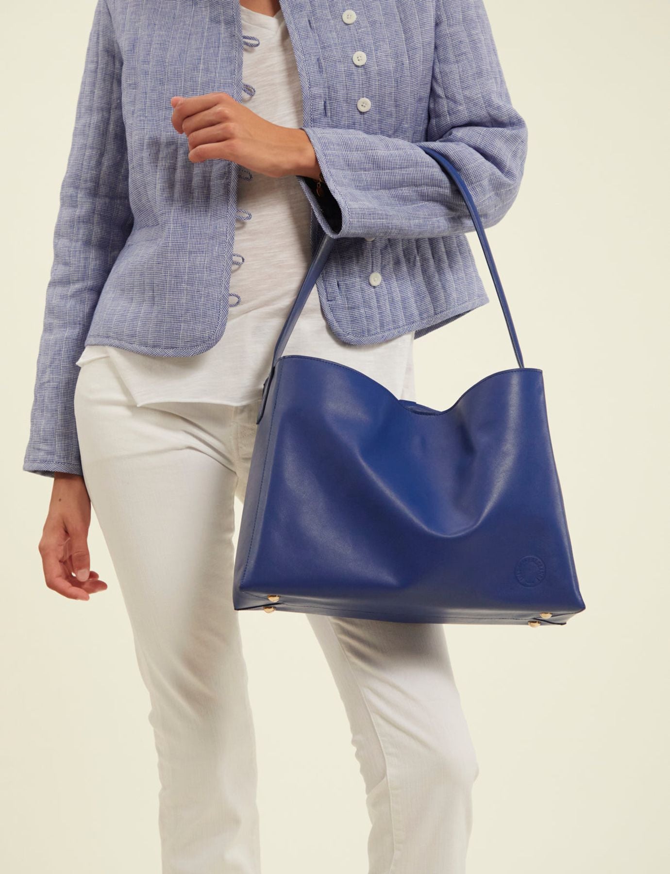 Léonore L bag cobalt leather
